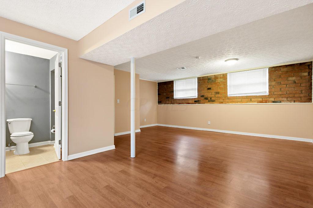 2320 Weyburn Road Columbus, OH 43232 - Photo 14 of 26