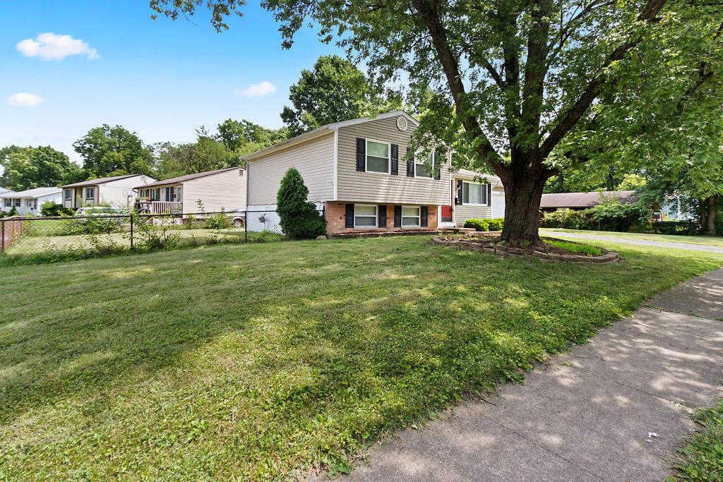 2320 Weyburn Road Columbus, OH 43232 - Photo 2 of 26