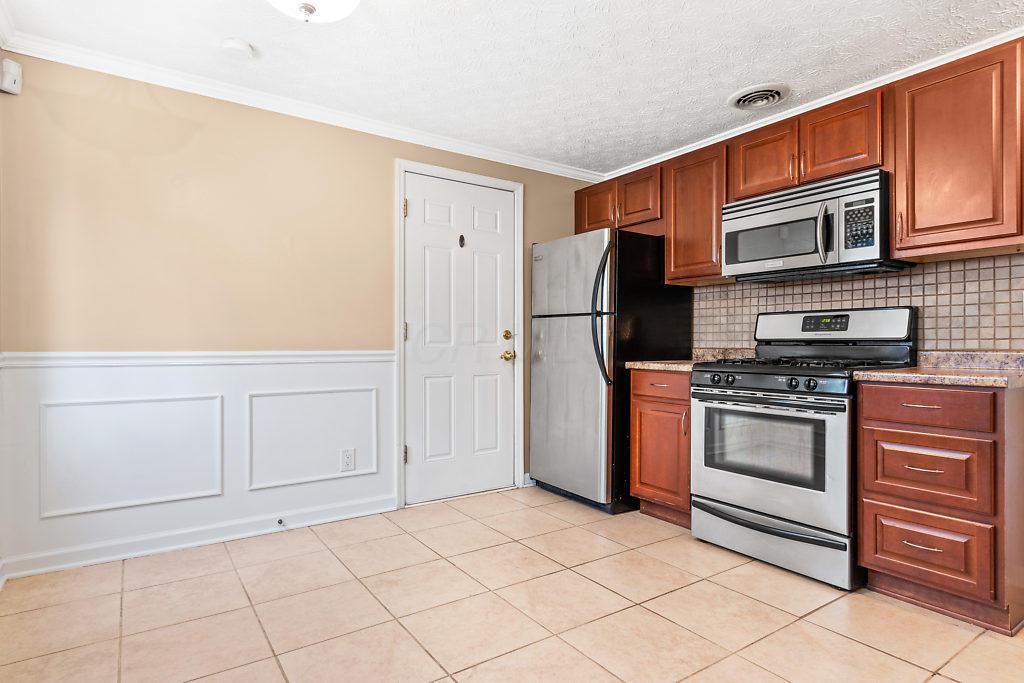 2320 Weyburn Road Columbus, OH 43232 - Photo 7 of 26