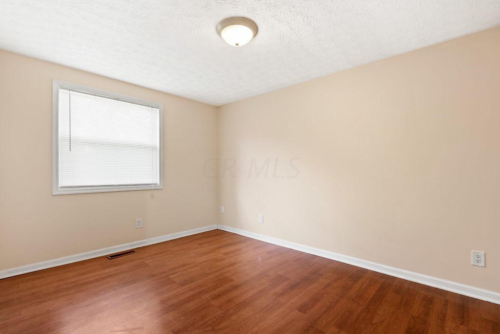 2320 Weyburn Road Columbus, OH 43232 - Photo 10 of 26