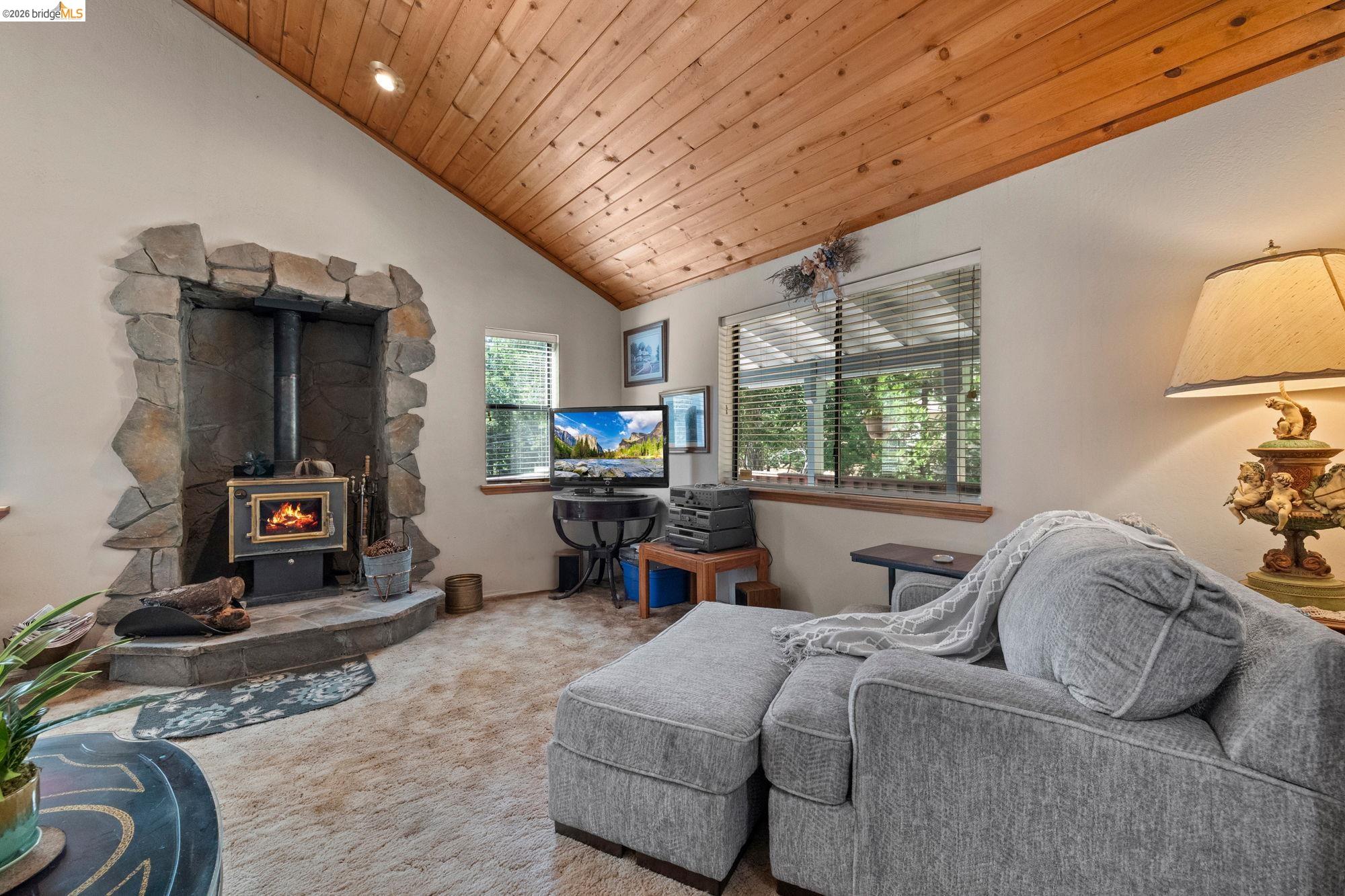 24043 Hitching Post Road Sonora, CA 95370 - Photo 6 of 33
