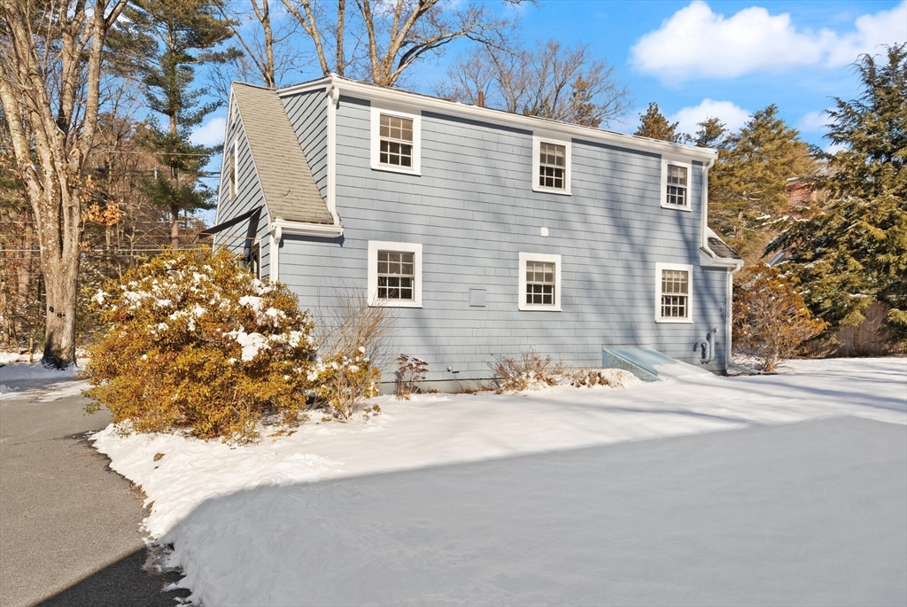 598 Peakham Road Sudbury, MA 01776 - Photo 3 of 36