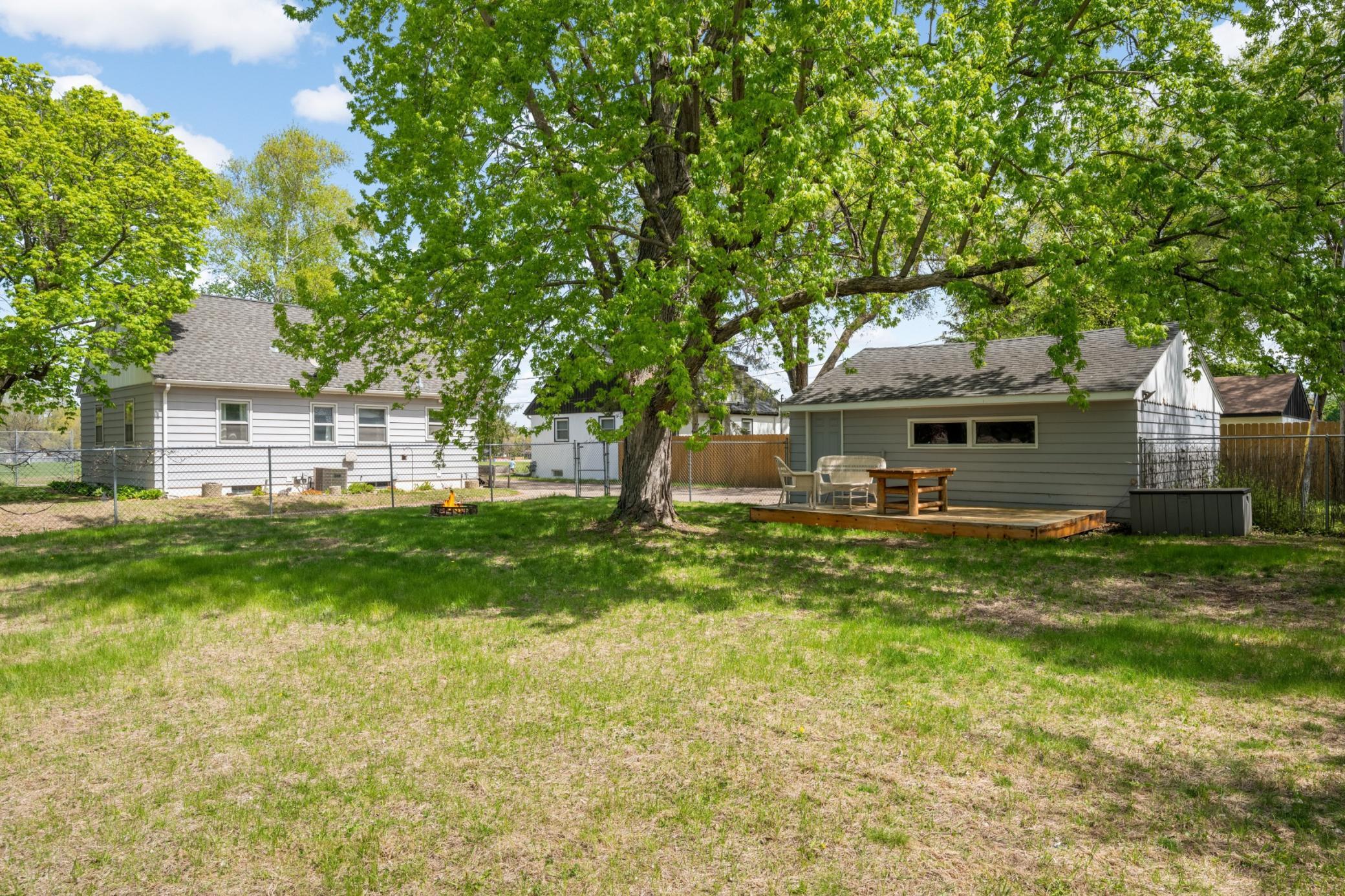 7025 47th Avenue North Crystal, MN 55428 - Photo 24 of 34