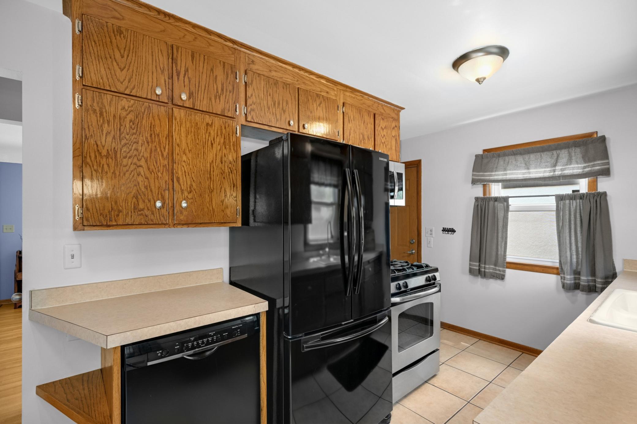 7025 47th Avenue North Crystal, MN 55428 - Photo 9 of 34