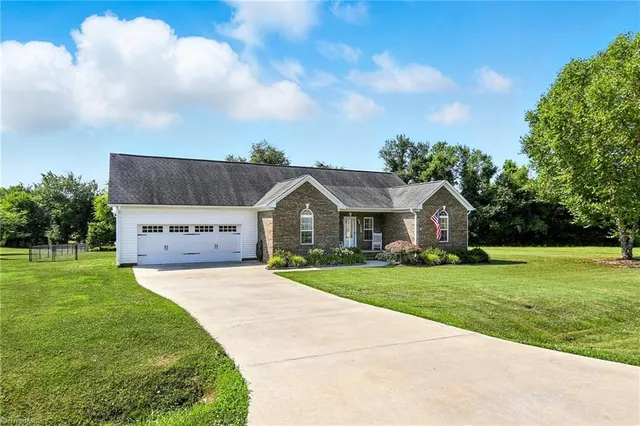 $399,900 | 109 Marbrook Drive, Mocksville, NC 27028