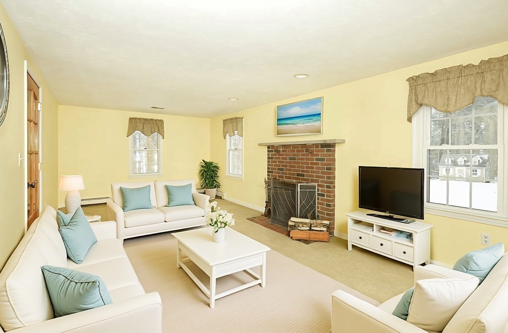 35 Sproul Road Hanover, MA 02339 - Photo 16 of 36