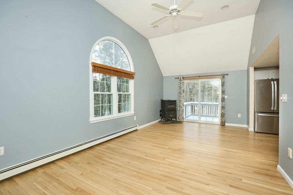 35 Sproul Road Hanover, MA 02339 - Photo 4 of 36