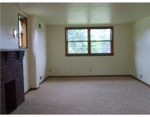 563 Freeport Road Freeport, PA 16229 - Photo 8 of 18 Living Room.