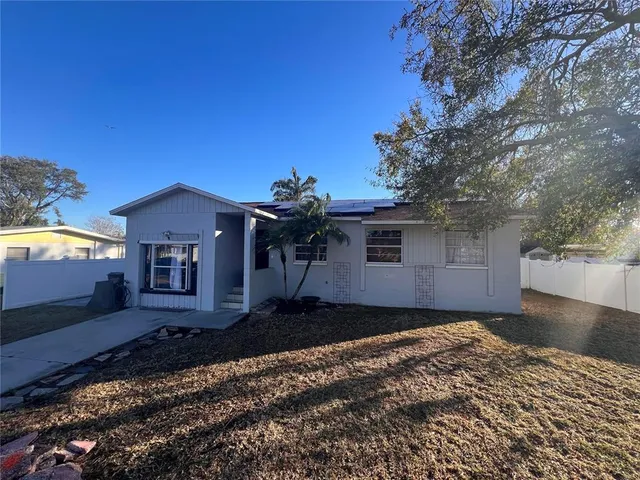 $299,000 | 520 Fairhope Drive, Apollo Beach, FL 33572