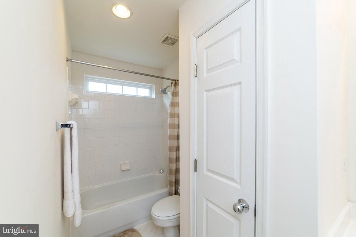 2944 Edgelea Road Vienna, VA 22181 - Photo 26 of 57