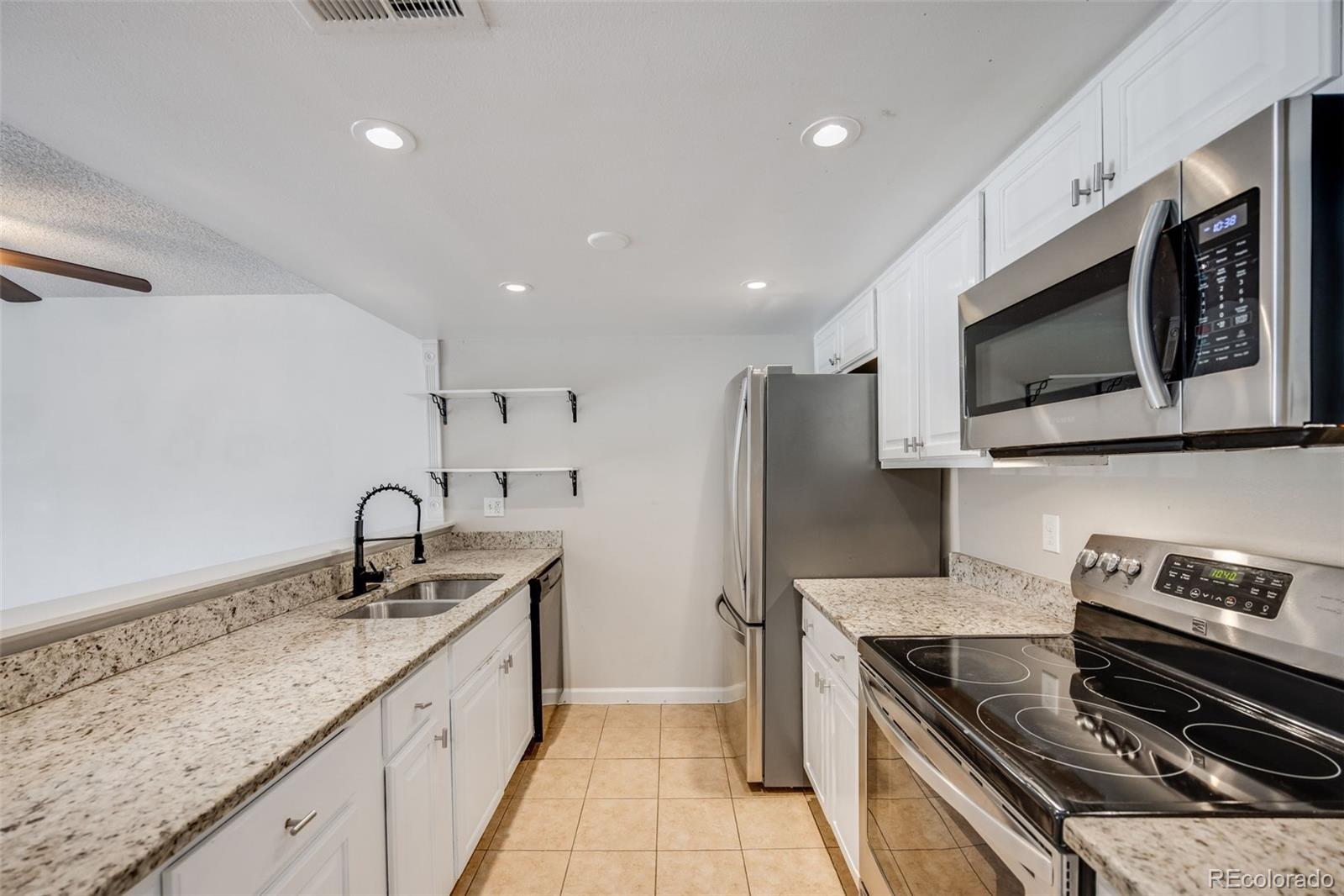 401 South Kalispell Way, Unit 206 Aurora, CO 80017 - Photo 6 of 19