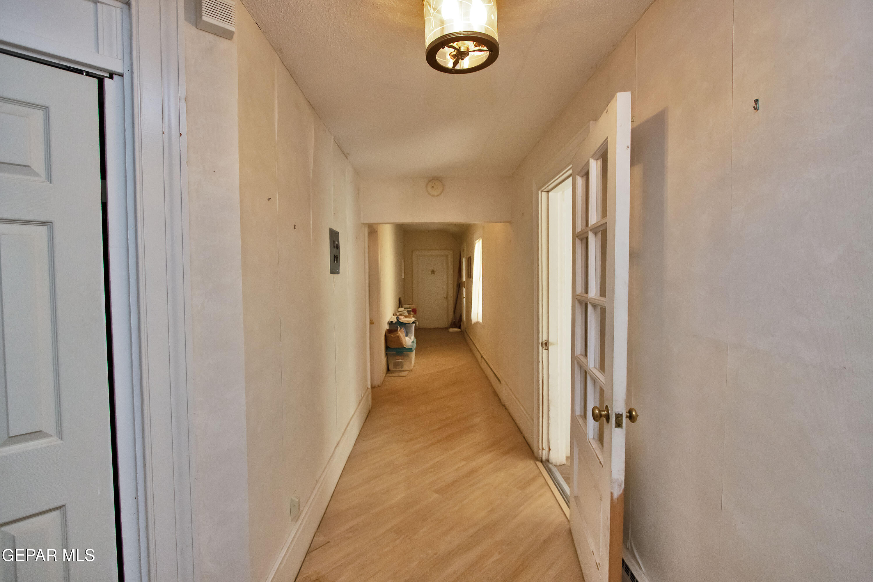 110 Southwest Creosote Road Out Of Service Area, OUT OF SERVICE AREA 99999 - Photo 19 of 101 a view of a hallway with a dining room