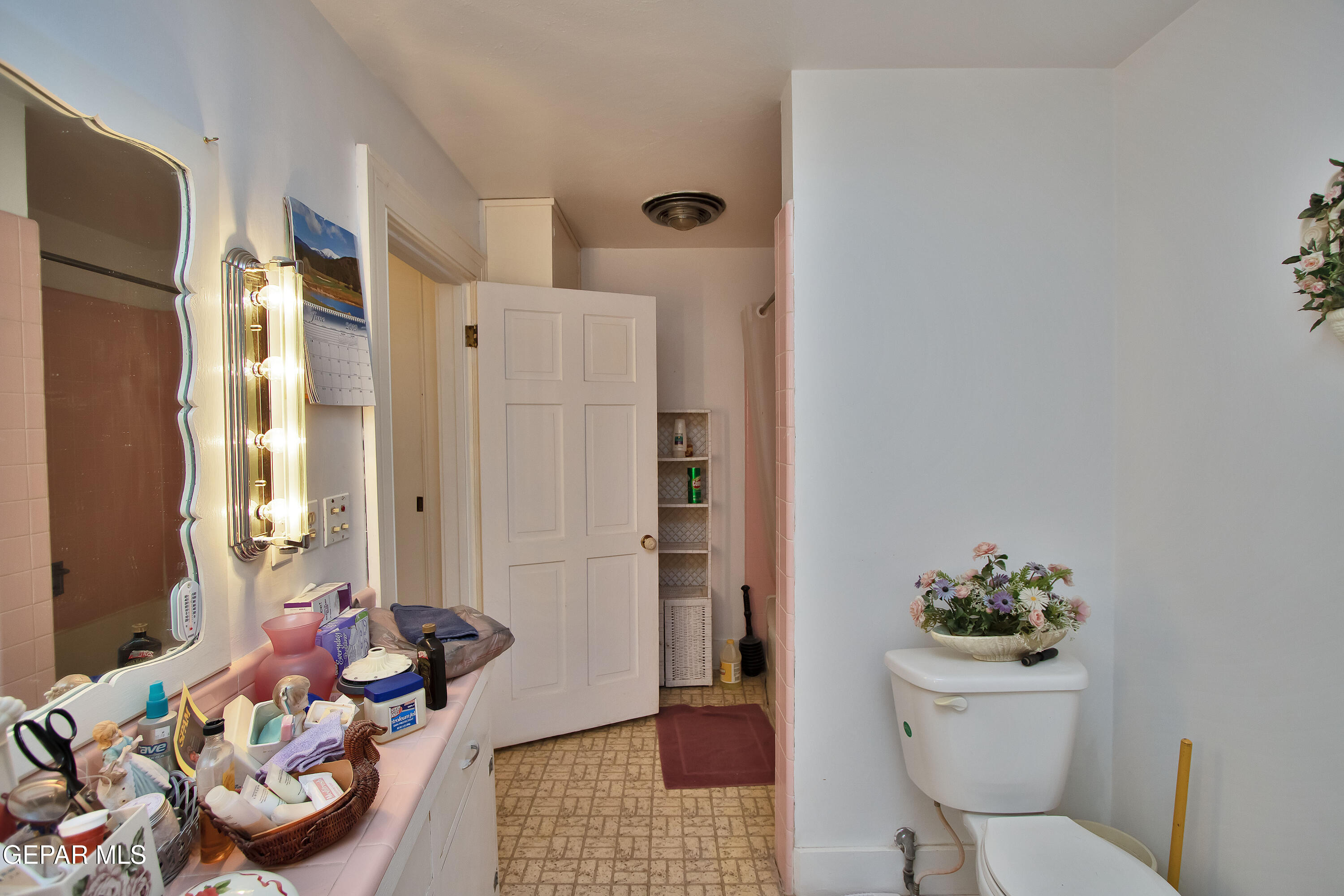 110 Southwest Creosote Road Out Of Service Area, OUT OF SERVICE AREA 99999 - Photo 25 of 101 a bathroom with a sink toilet and shower