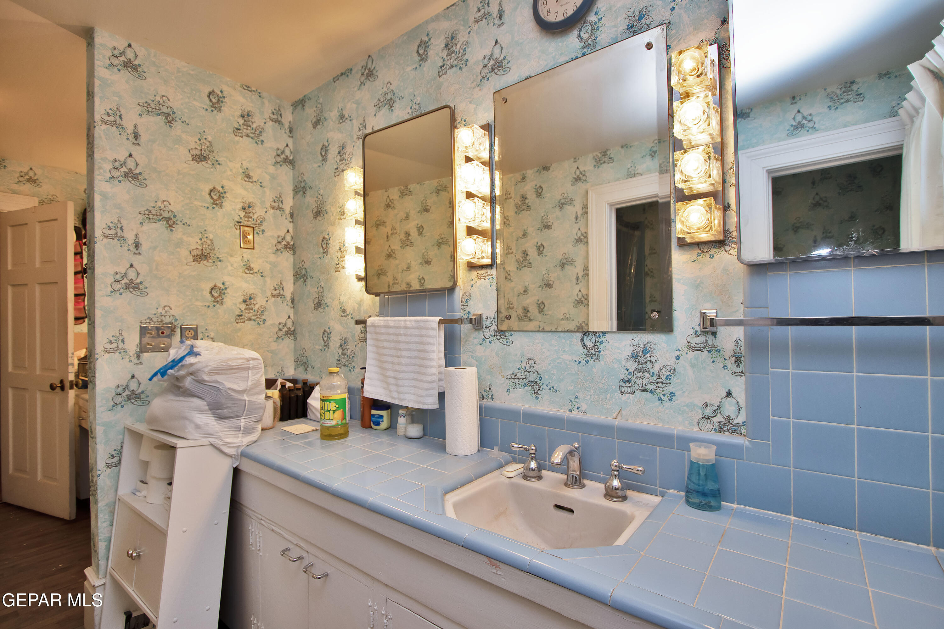 110 Southwest Creosote Road Out Of Service Area, OUT OF SERVICE AREA 99999 - Photo 33 of 101 a bathroom with a sink double vanity and a mirror