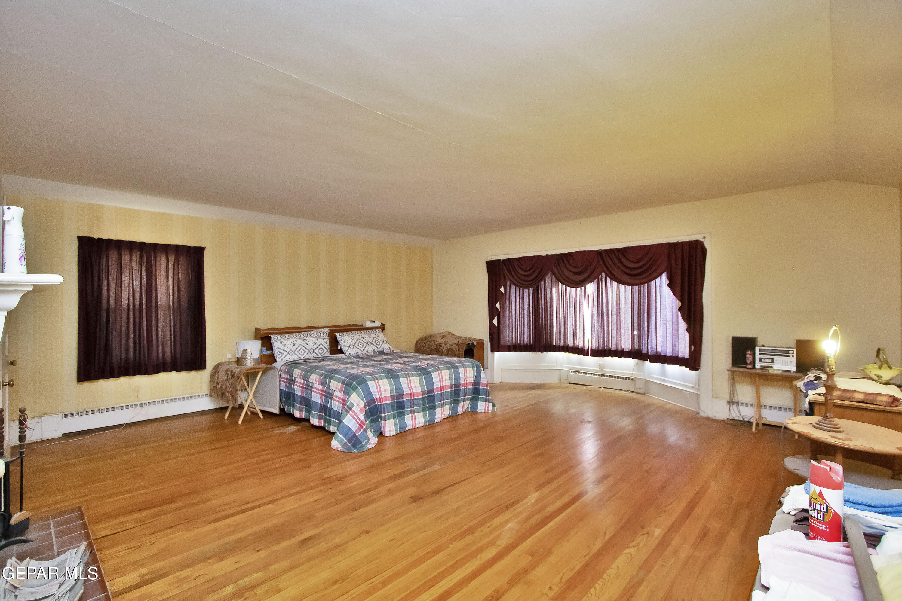 110 Southwest Creosote Road Out Of Service Area, OUT OF SERVICE AREA 99999 - Photo 35 of 101 a living room with a bed furniture and a dresser