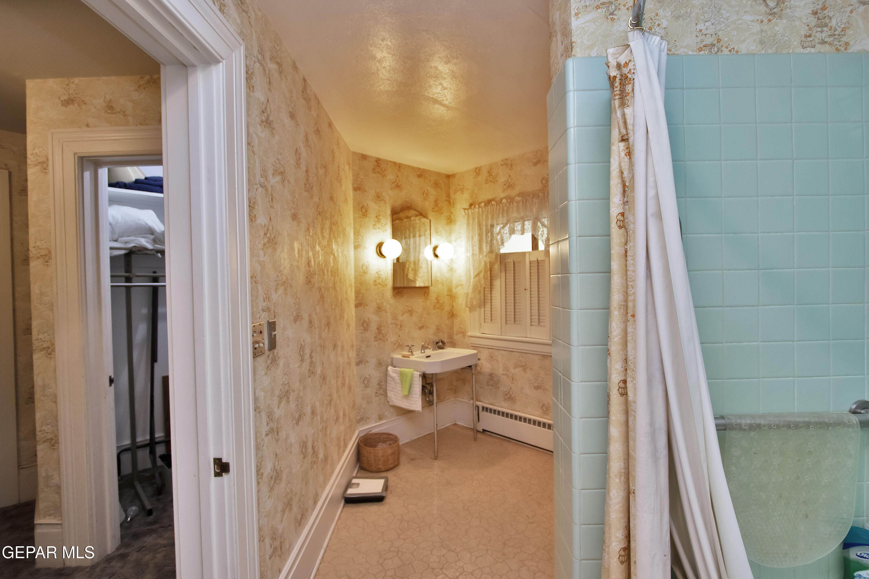 110 Southwest Creosote Road Out Of Service Area, OUT OF SERVICE AREA 99999 - Photo 44 of 101 Bedroom #3 Bathroom