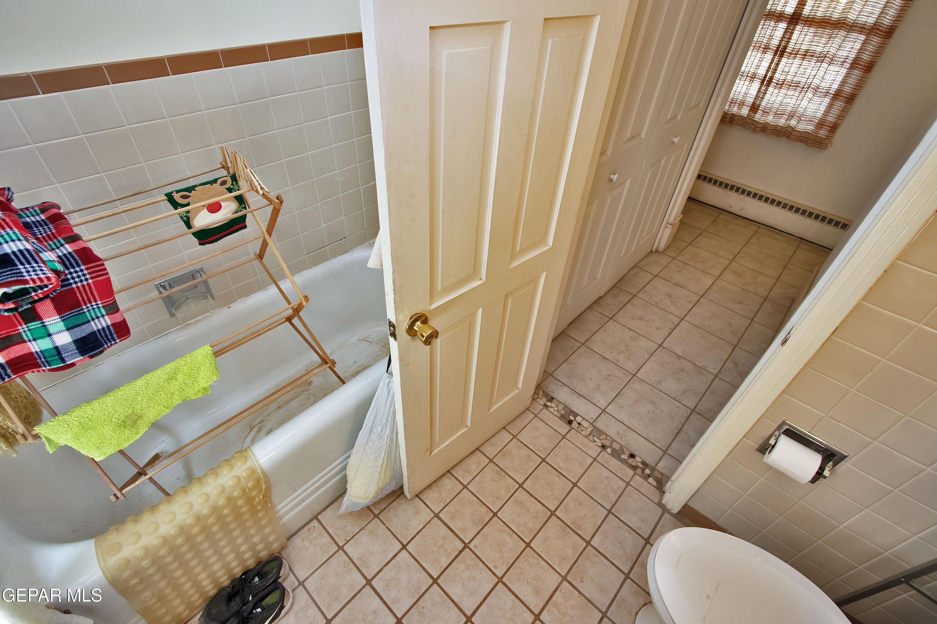 110 Southwest Creosote Road Out Of Service Area, OUT OF SERVICE AREA 99999 - Photo 76 of 101 Bathroom