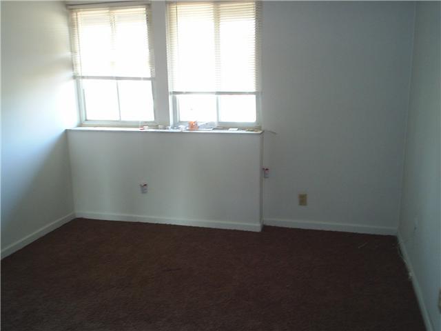 4986 Chatterton Road Columbus, OH 43232 - Photo 12 of 16 Gallery Image 12