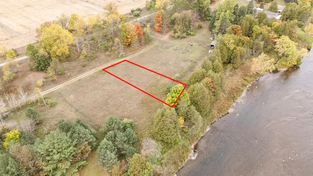 $75,000 | 22-23 Davison Road, Paris, MI 49338