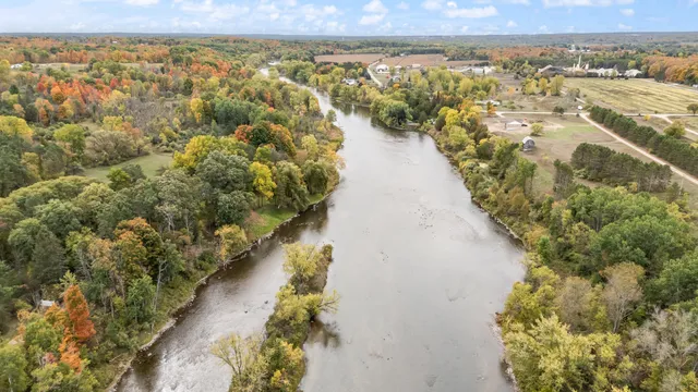 $75,000 | 22-23 Davison Road, Paris, MI 49338