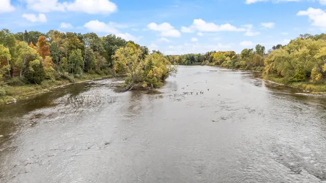 $75,000 | 22-23 Davison Road, Paris, MI 49338