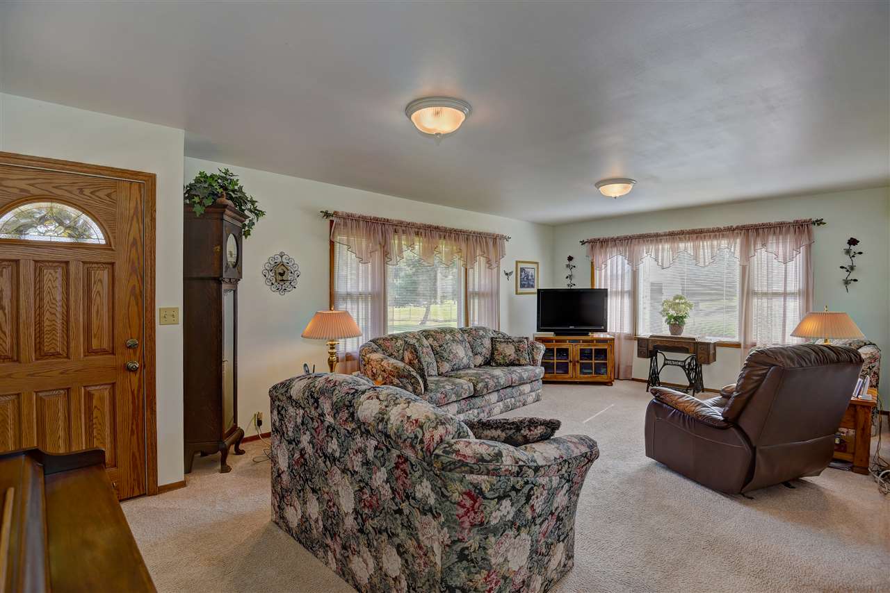 7915 East Elk Chattaroy Road Chattaroy, WA 99003 - Photo 3 of 20 Gallery Image 3