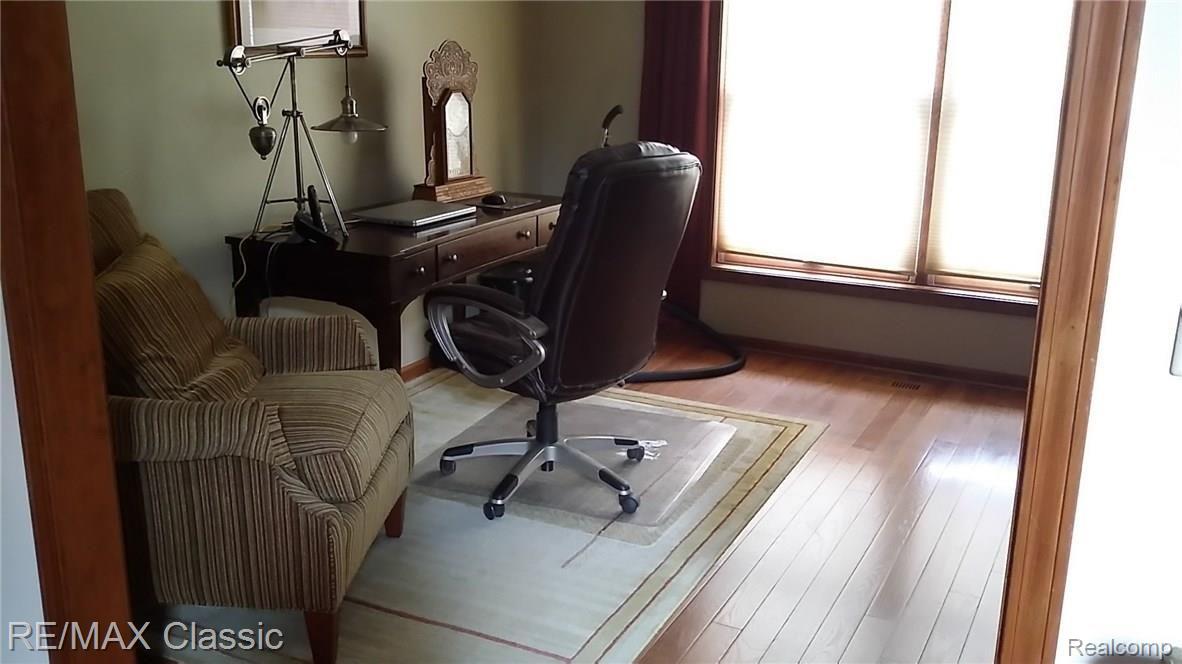 565 Grace Avenue Rochester, MI 48307 - Photo 15 of 55 15.jpg