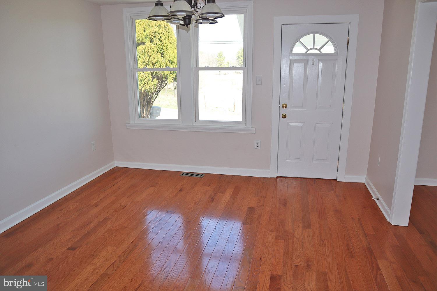 1082 Rocky Springs Road Frederick, MD 21702 - Photo 12 of 31 Gallery Image 12