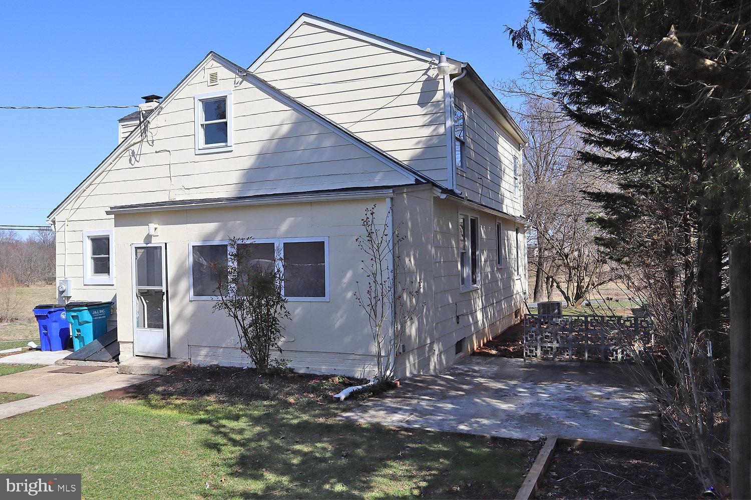 1082 Rocky Springs Road Frederick, MD 21702 - Photo 4 of 31 Gallery Image 4