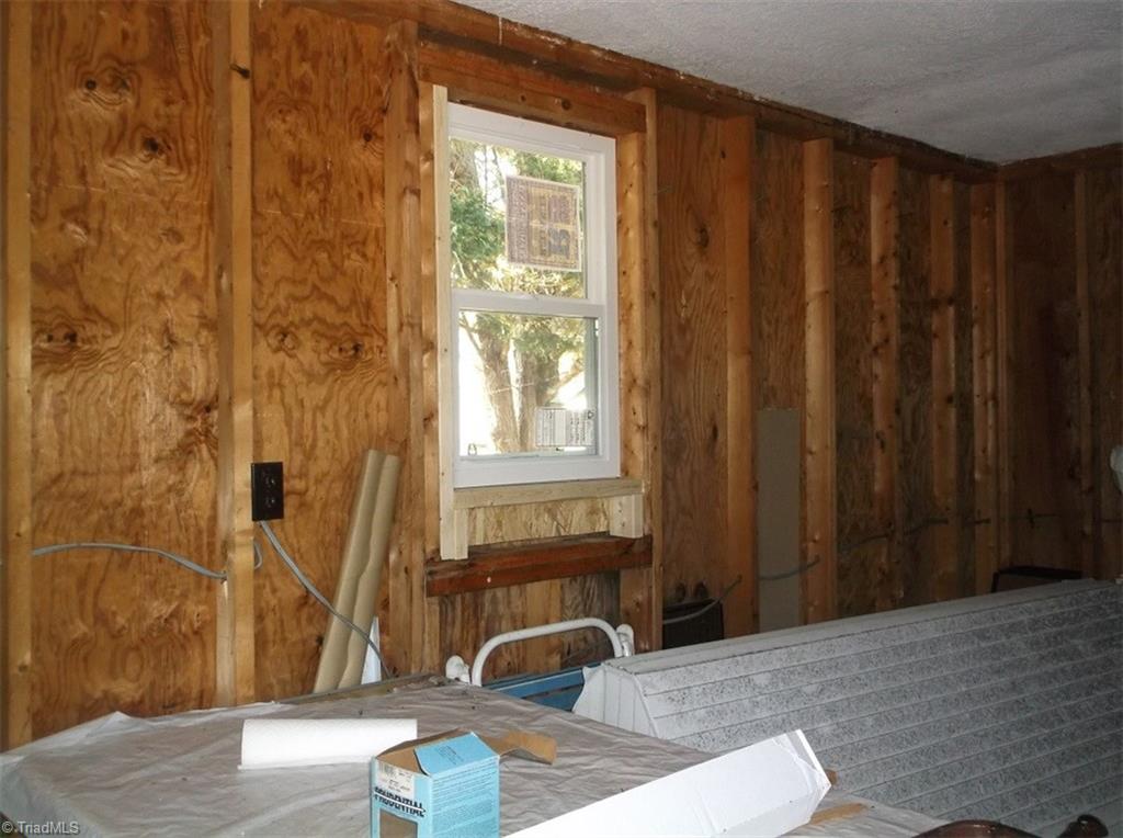 112 Harbor Road Reidsville, NC 27320 - Photo 4 of 14 Gallery Image 4