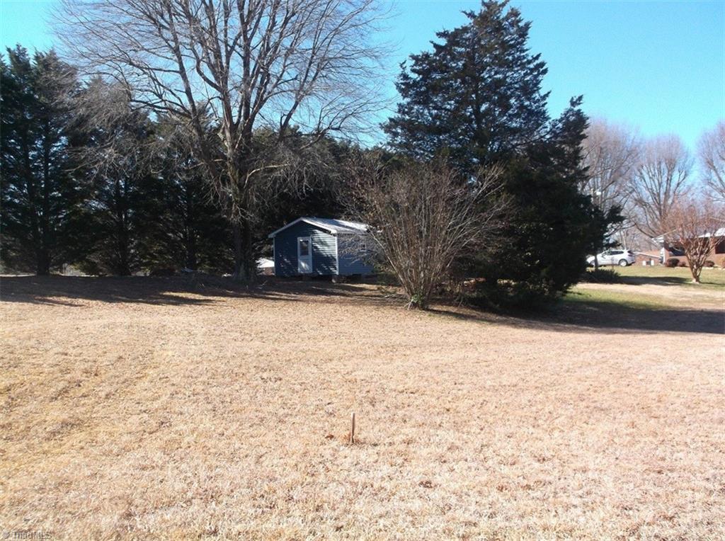 112 Harbor Road Reidsville, NC 27320 - Photo 5 of 14 Gallery Image 5