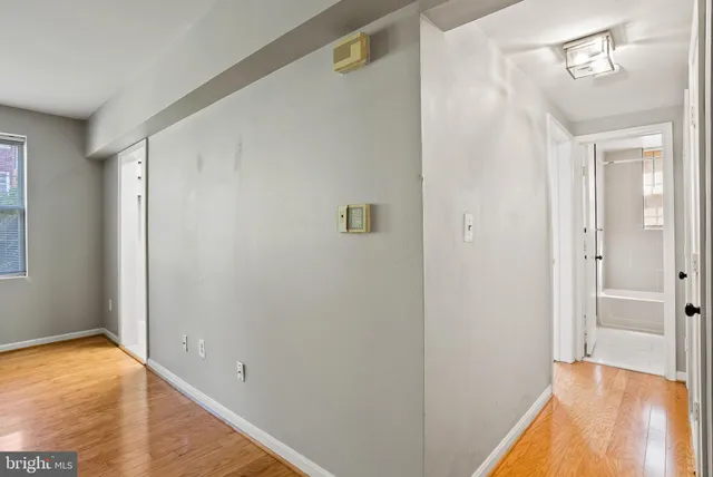 $1,900 | 1721 Queens Lane, Unit 1103, Arlington, VA 22201