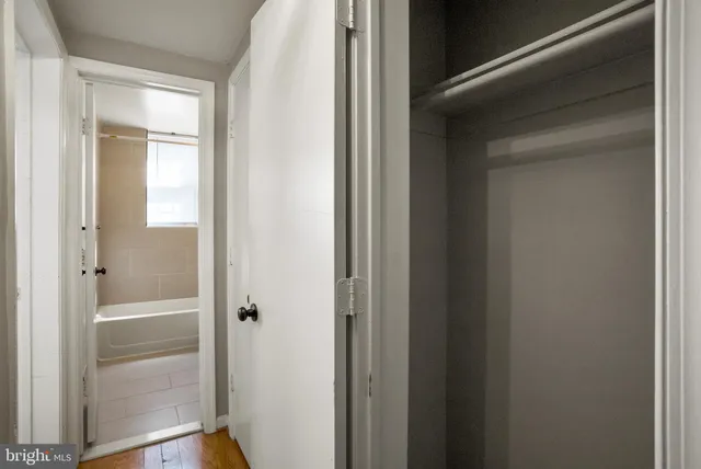 $1,900 | 1721 Queens Lane, Unit 1103, Arlington, VA 22201