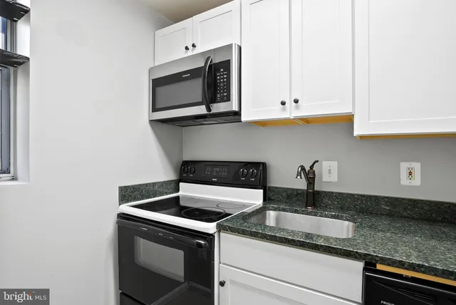 $1,900 | 1721 Queens Lane, Unit 1103, Arlington, VA 22201