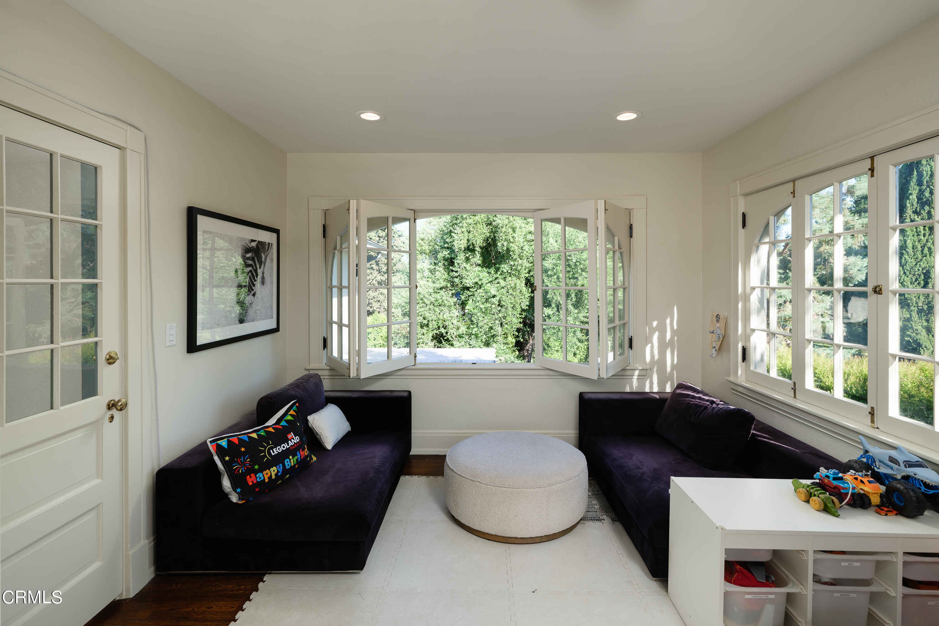 2709 Visscher Place Altadena, CA 91001 - Photo 52 of 75 a living room with furniture and a window