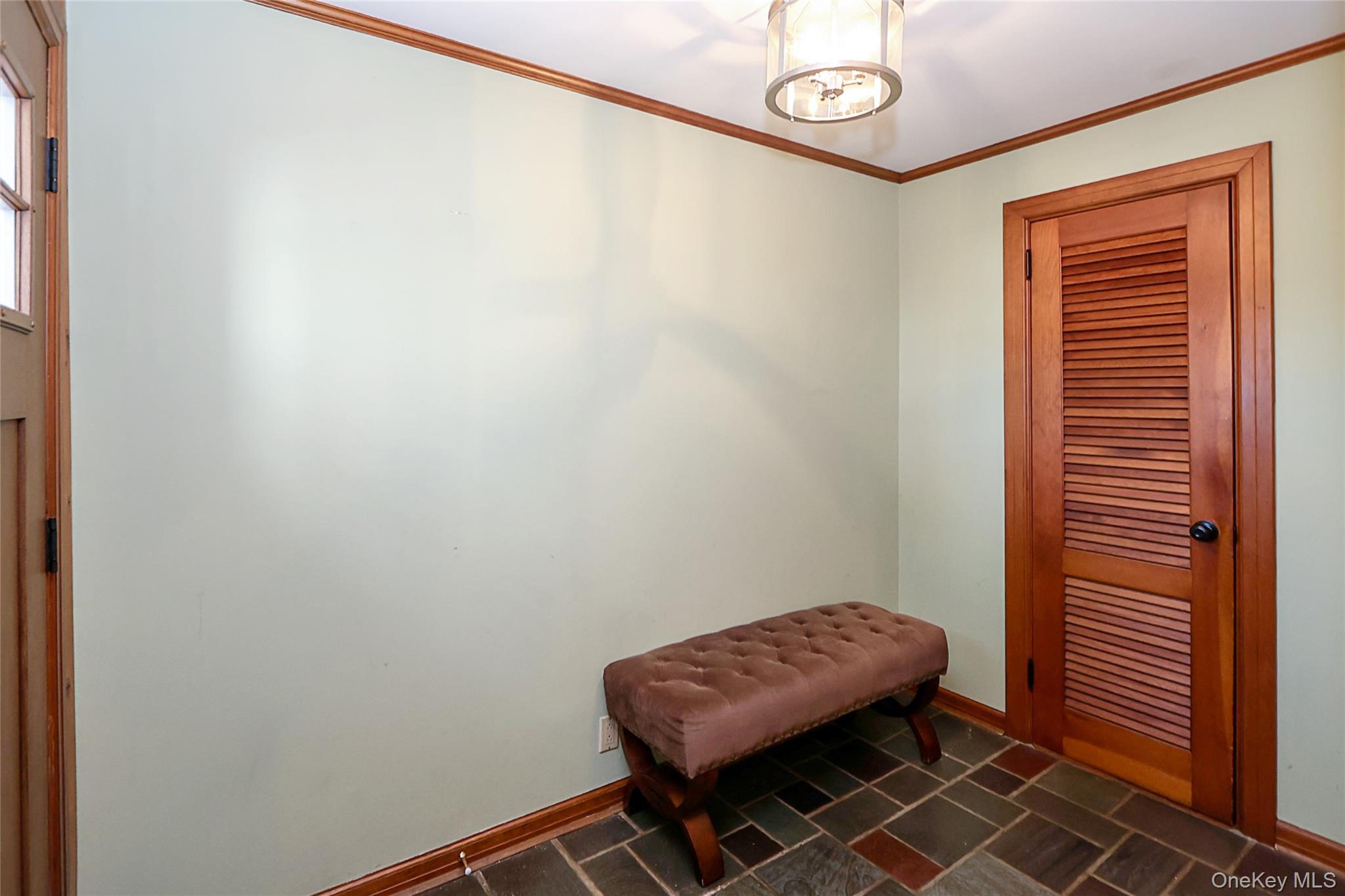 15 Hemlock Street Merrick, NY 11566 - Photo 4 of 47