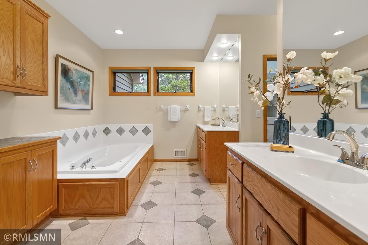 6340 Murray Hill Road Chanhassen, MN 55331 - Photo 27 of 48 Gallery Image 27