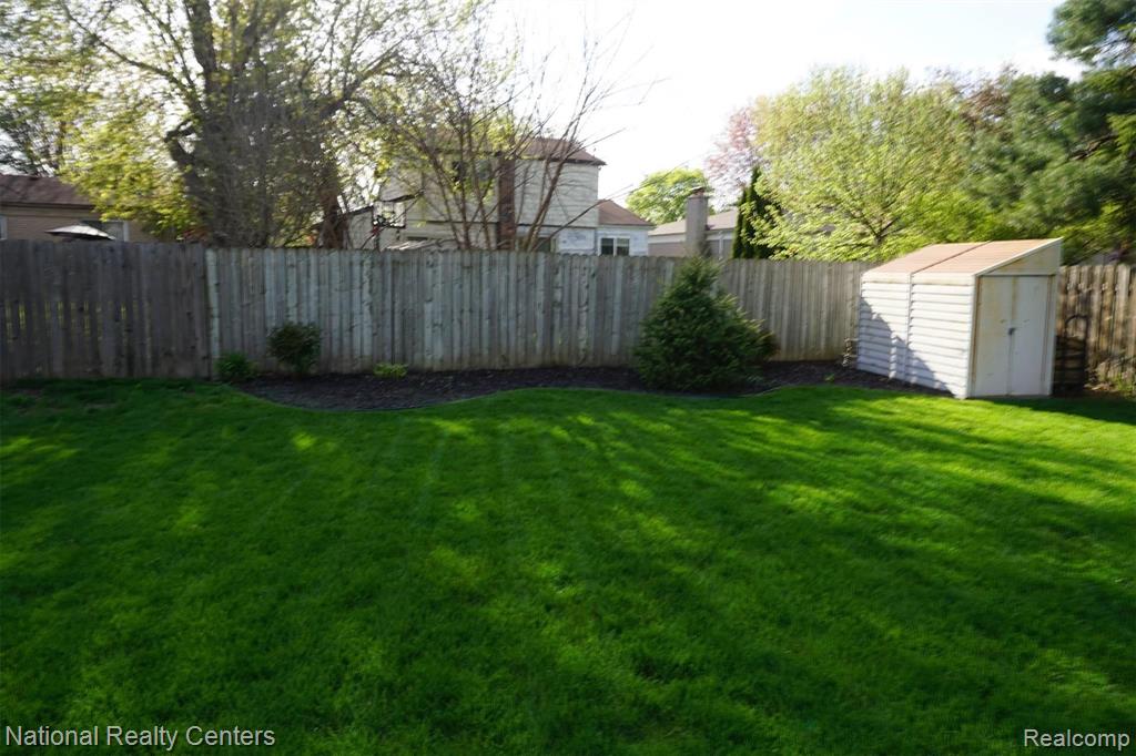 552 Buckingham Road Canton, MI 48188 - Photo 32 of 43