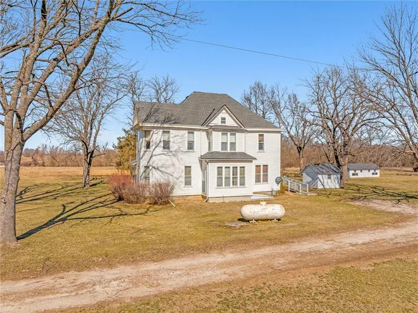 $550,000 | 9937 Northwest County Road 1001, Adrian, MO 64720