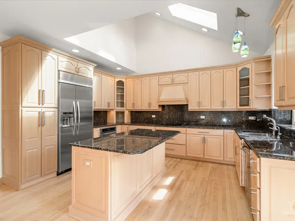 $1,050,000 | 22898 North Foxtail Drive, Kildeer, IL 60047