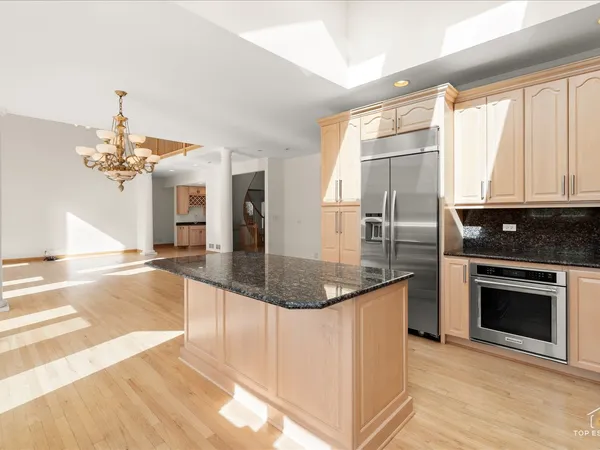 $1,050,000 | 22898 North Foxtail Drive, Kildeer, IL 60047