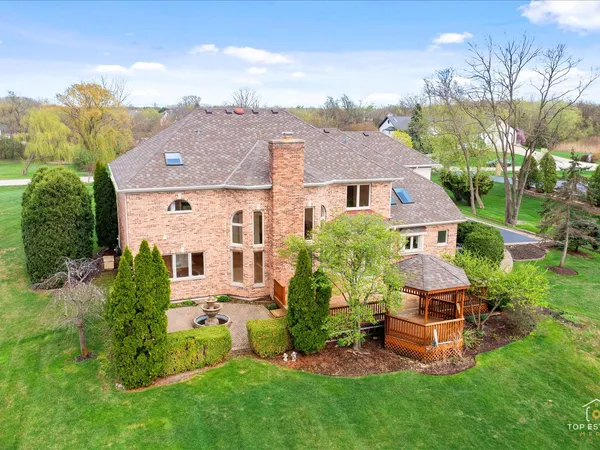 $1,050,000 | 22898 North Foxtail Drive, Kildeer, IL 60047