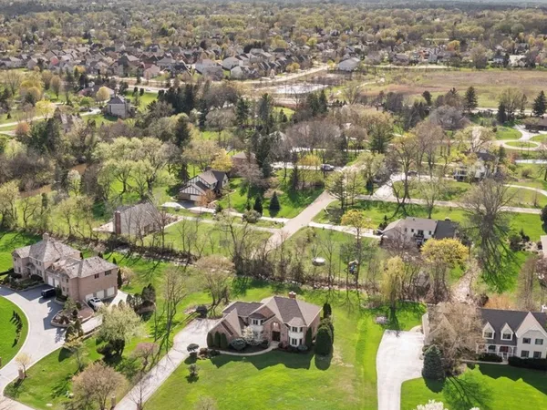 $1,050,000 | 22898 North Foxtail Drive, Kildeer, IL 60047