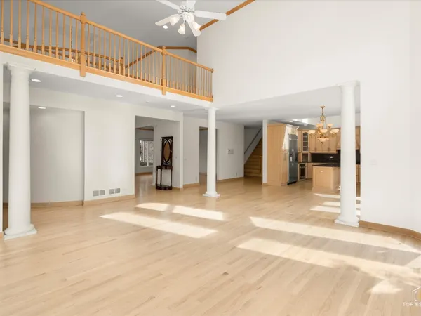 $1,050,000 | 22898 North Foxtail Drive, Kildeer, IL 60047