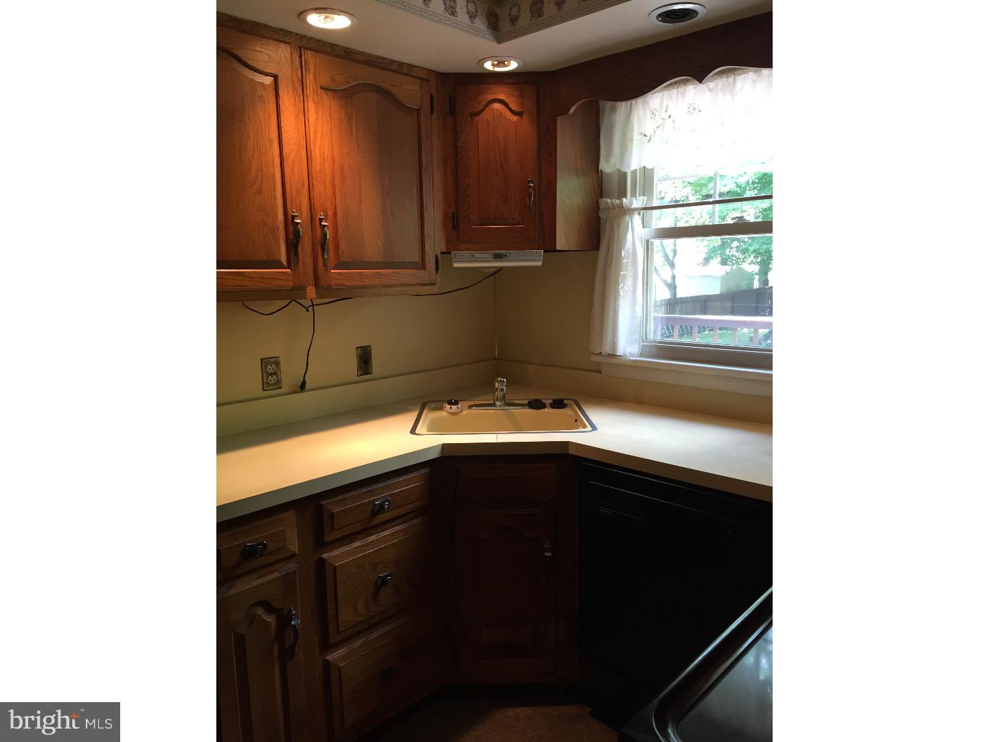407 North Warminster Road Hatboro, PA 19040 - Photo 4 of 7 Gallery Image 4