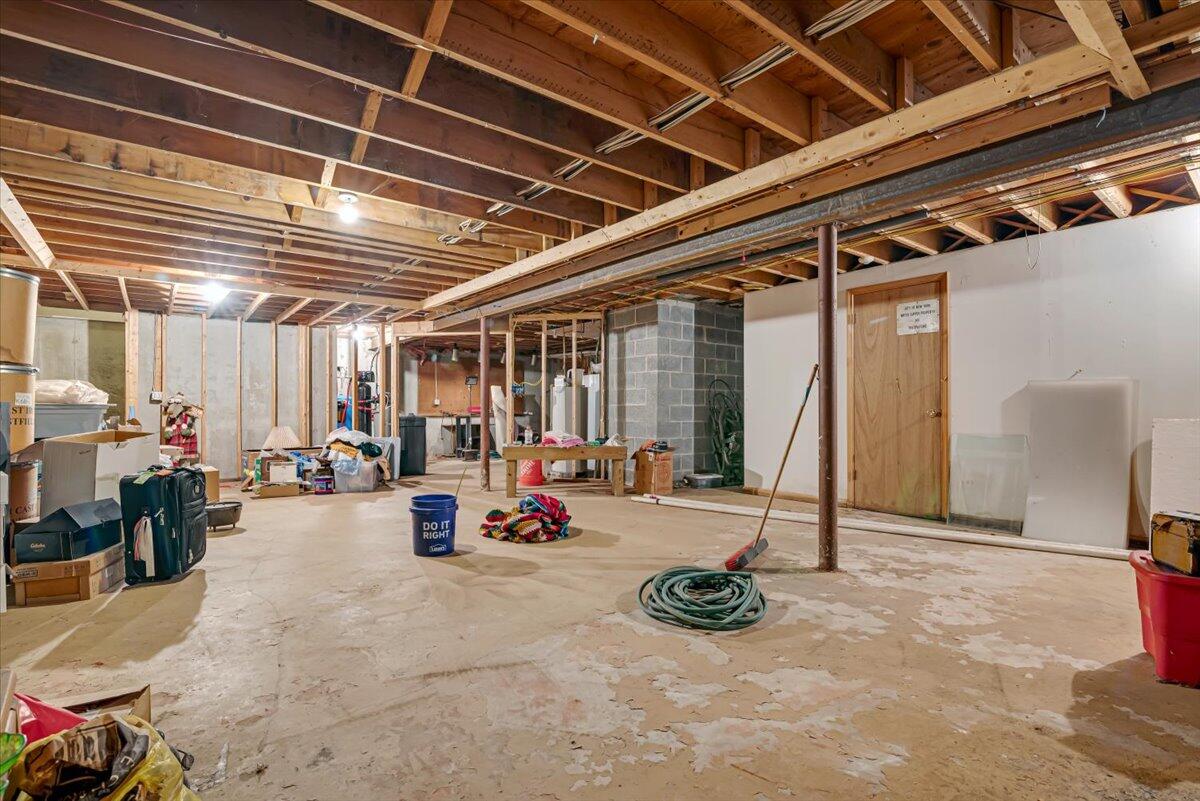 564 Hickory Valley Road Stroudsburg, PA 18360 - Photo 36 of 54 47-Photo Mar 12 2025, 9 42 23 AM