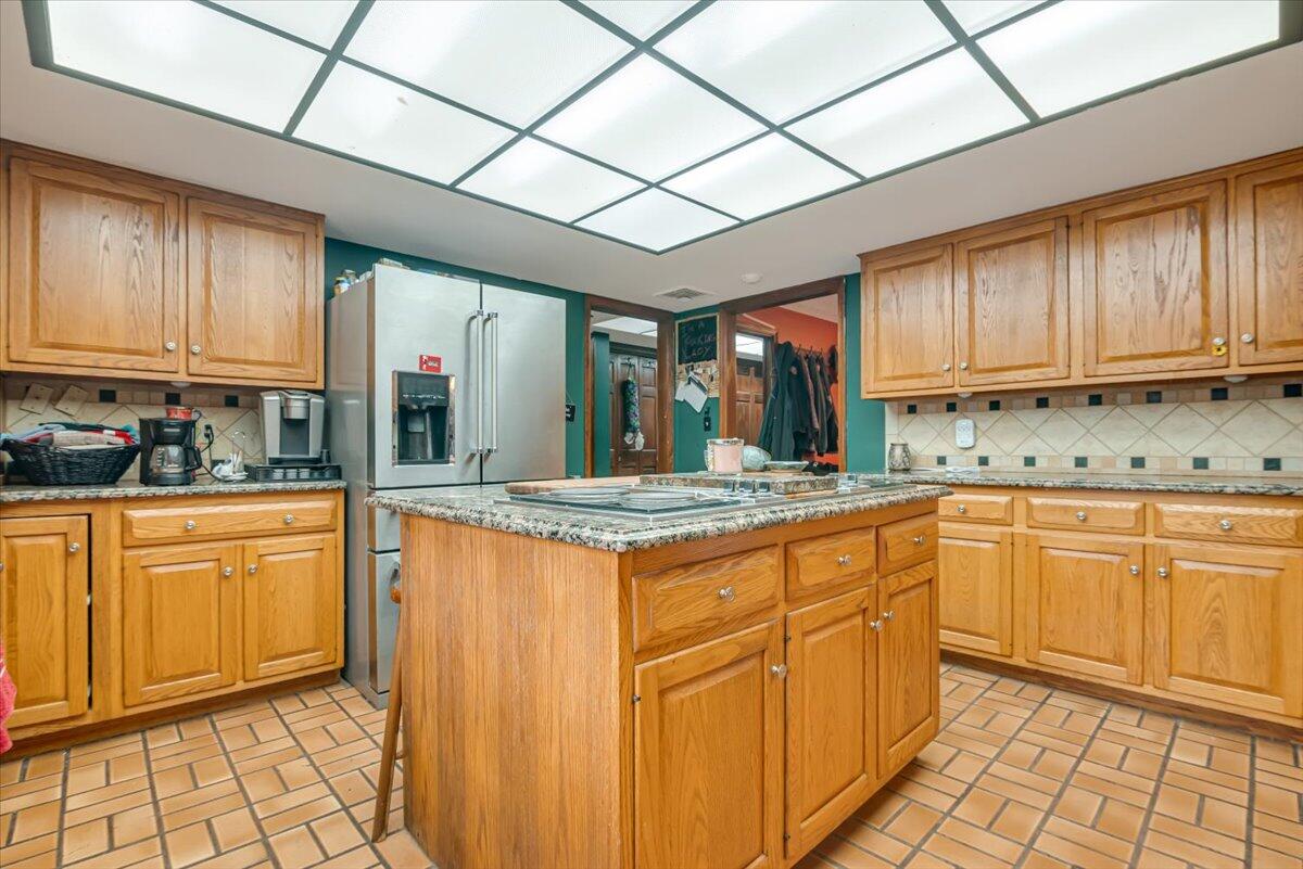 564 Hickory Valley Road Stroudsburg, PA 18360 - Photo 10 of 54 19-Photo Mar 12 2025, 9 32 28 AM