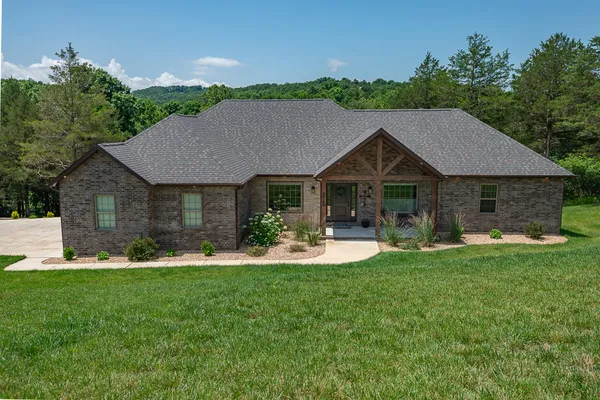 $799,900 | 512 Creekside Terrace, Chestnutridge, MO 65630