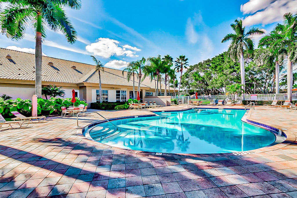 1821 Barnstable Road Wellington, FL 33414 - Photo 40 of 43 IMG_7067_68_69_70_71_Interior 4
