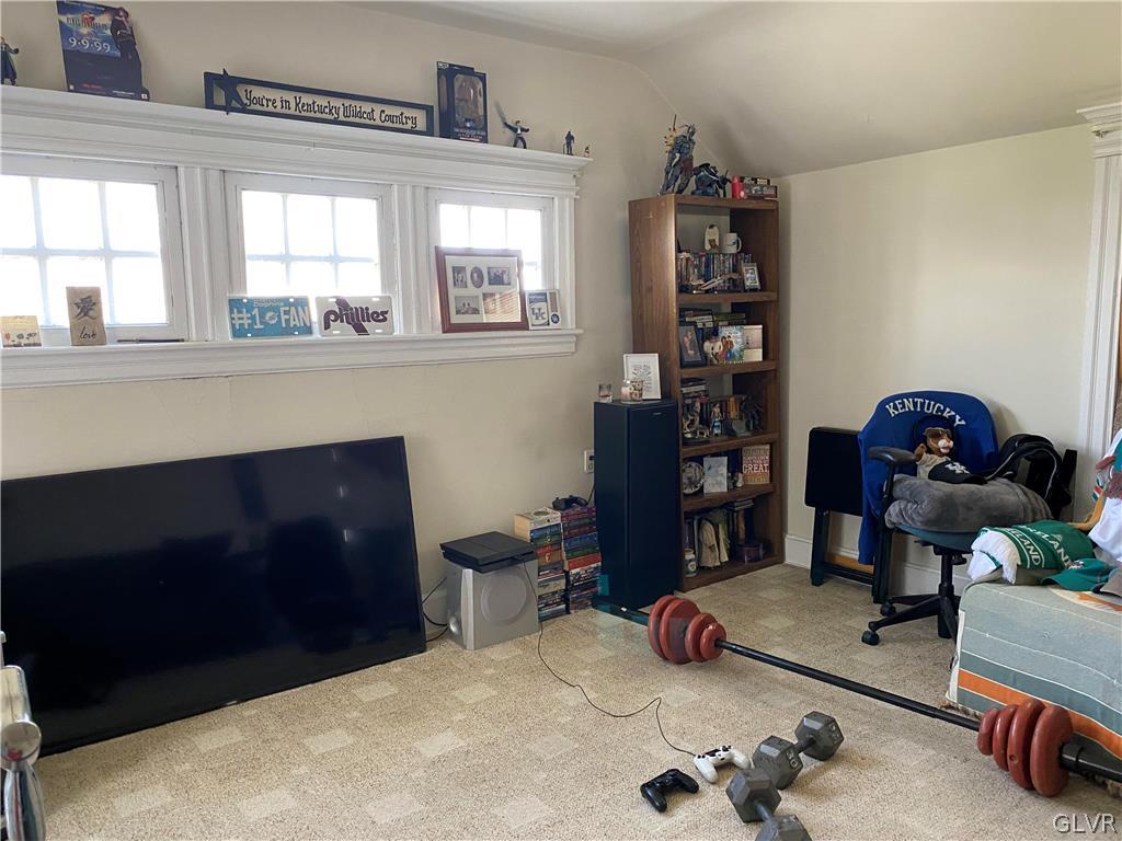 636 Pembroke Road Bethlehem, PA 18018 - Photo 8 of 9 Living room in Apartment